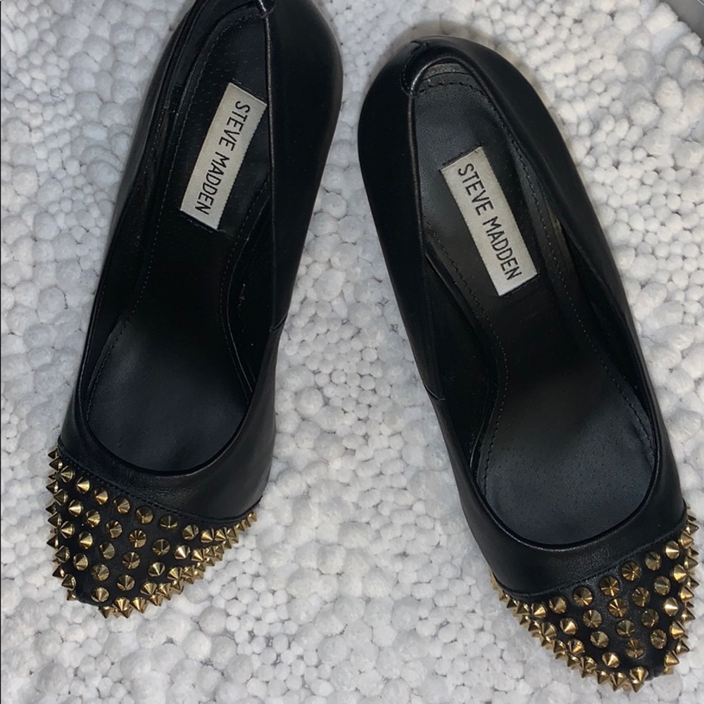 Steve Madden studded women heel